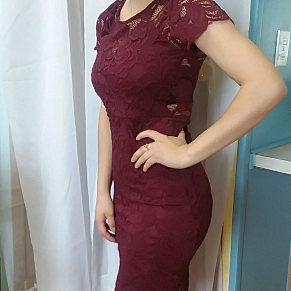EUC Burgandy Ambiance brand knee length dress.